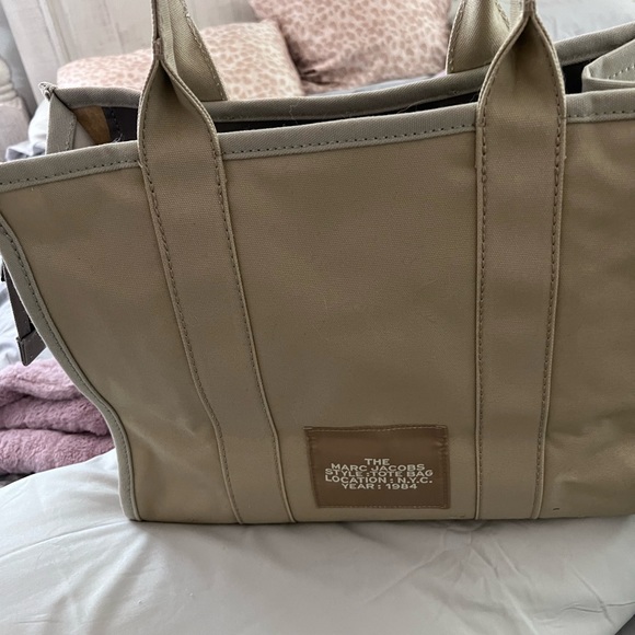 Marc Jacobs The Tote Bag (large) - Picture 3 of 4